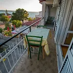 Apartman Diana And *