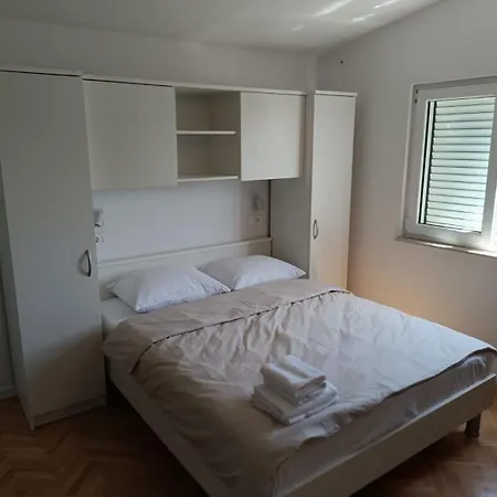 Diana And Apartamento *