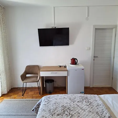 Diana And Apartamento