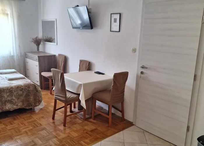 Diana Rooms&apartments Apartamento *