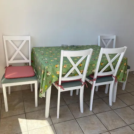 Apartment Diana And Starigrad Paklenica