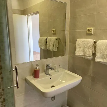 Diana And Apartment Starigrad Paklenica
