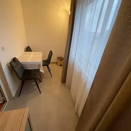 Διαμέρισμα Diana And *