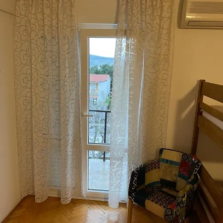Apartment Diana And Starigrad Paklenica