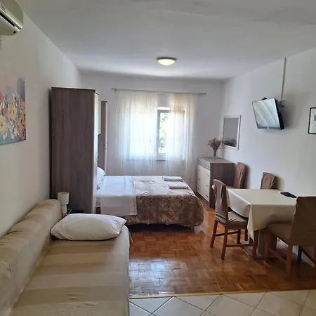 Διαμέρισμα Diana And