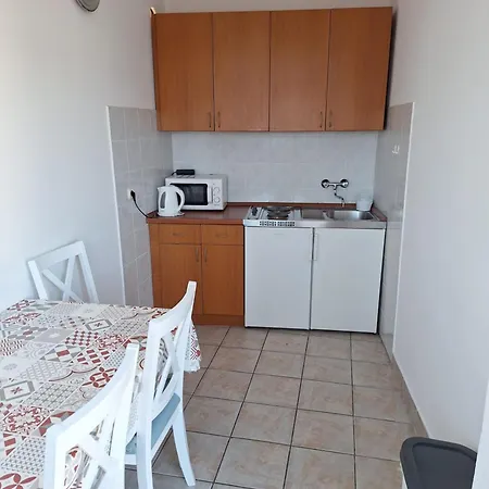 Διαμέρισμα Diana And *