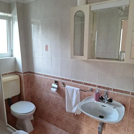 Diana And Apartment Starigrad Paklenica