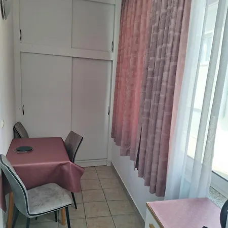 Apartment Diana And Starigrad Paklenica